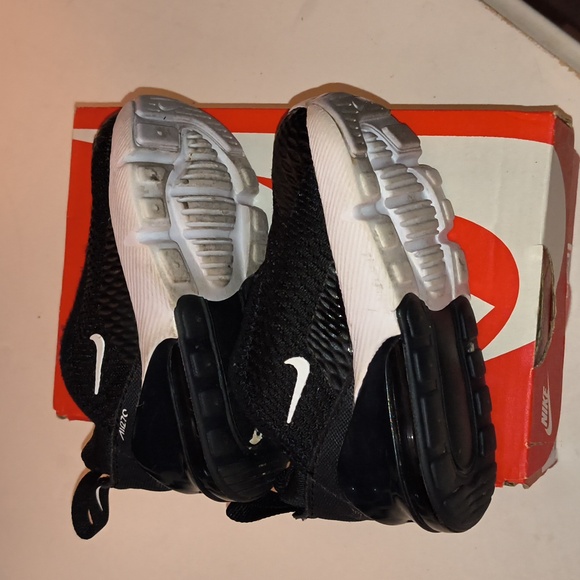 Size 5c Nike's - Picture 3 of 4